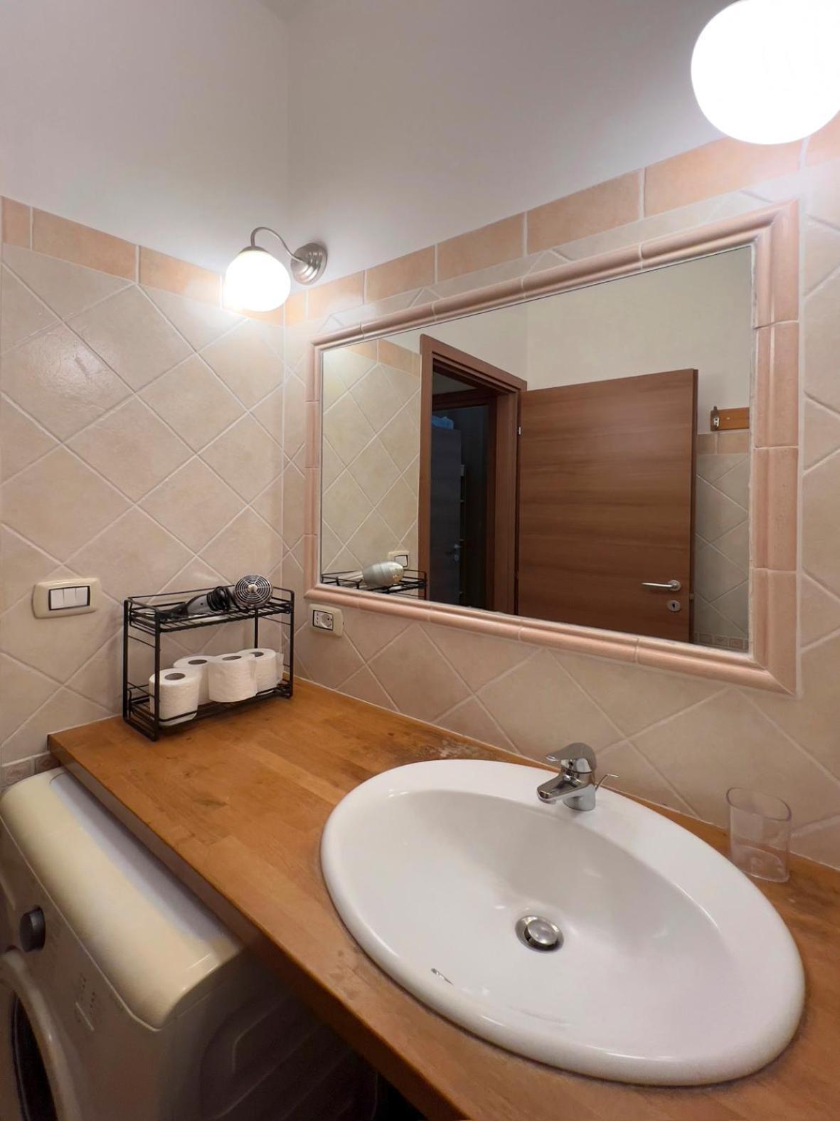 Spacious Apartment Near St Peter'S Church Roma Esterno foto